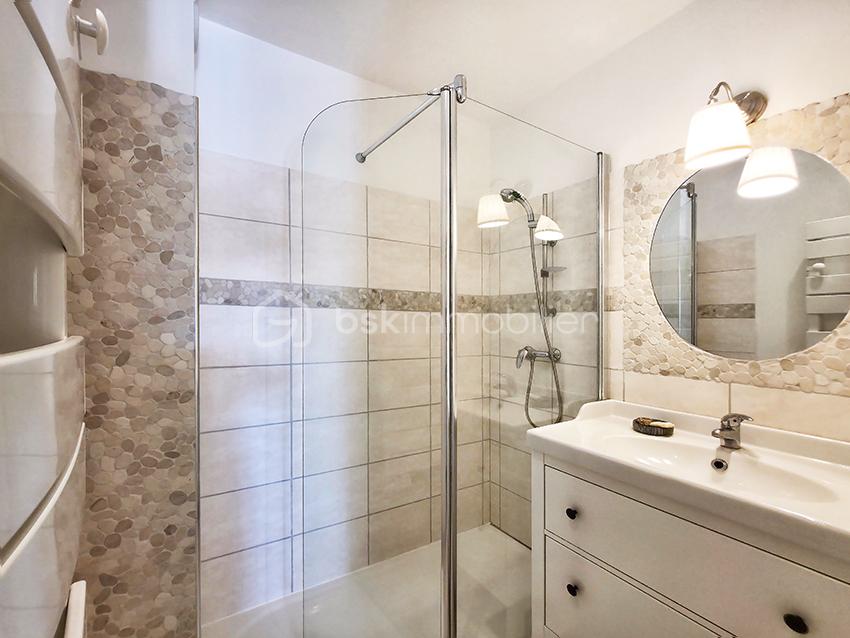 Appartement de 46 m² - sdb3.jpg