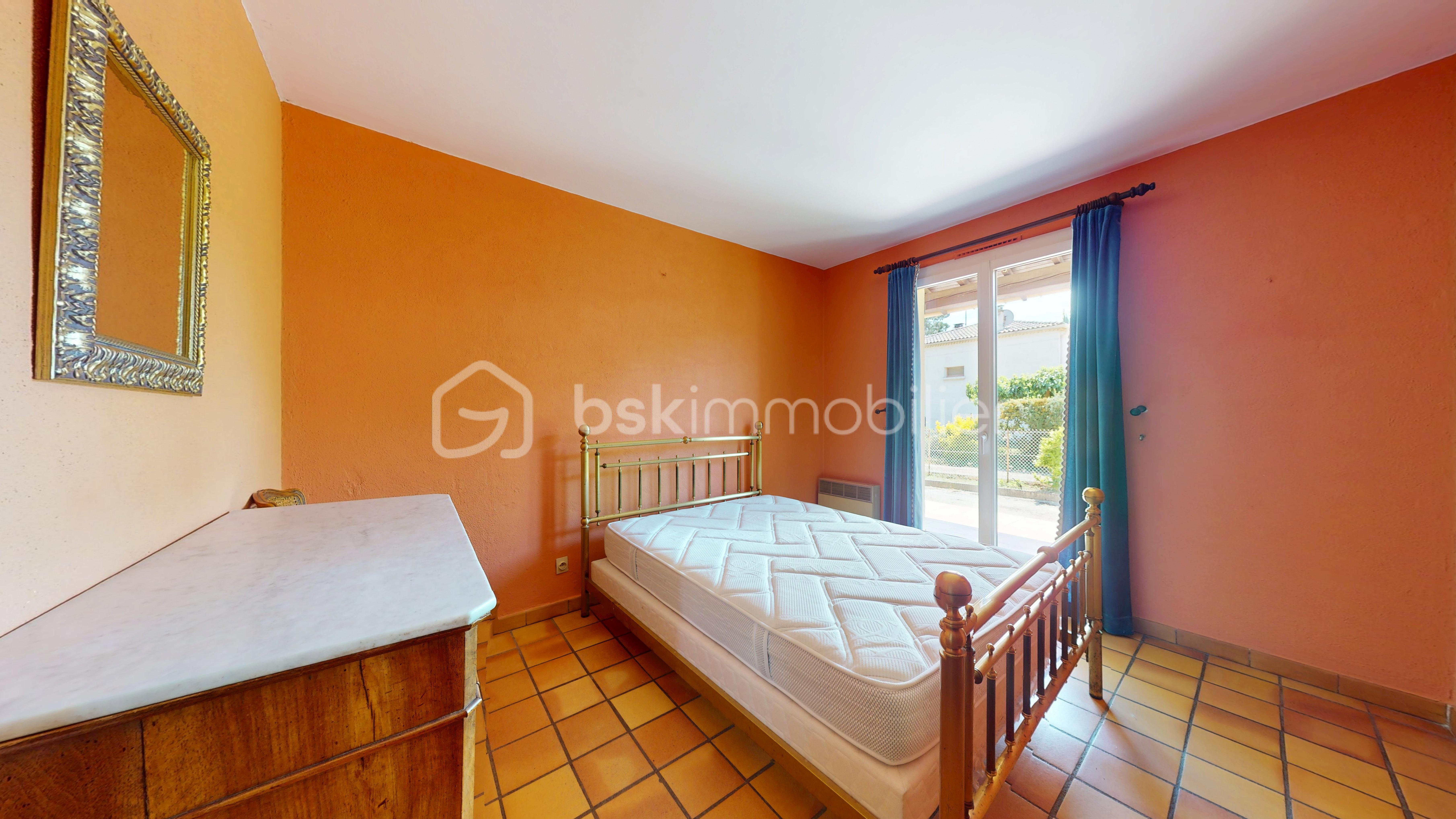 Maison traditionnelle de 124 m² - Maison-T5-dans-un-ecrin-de-verdure-05162025_200136.jpg
