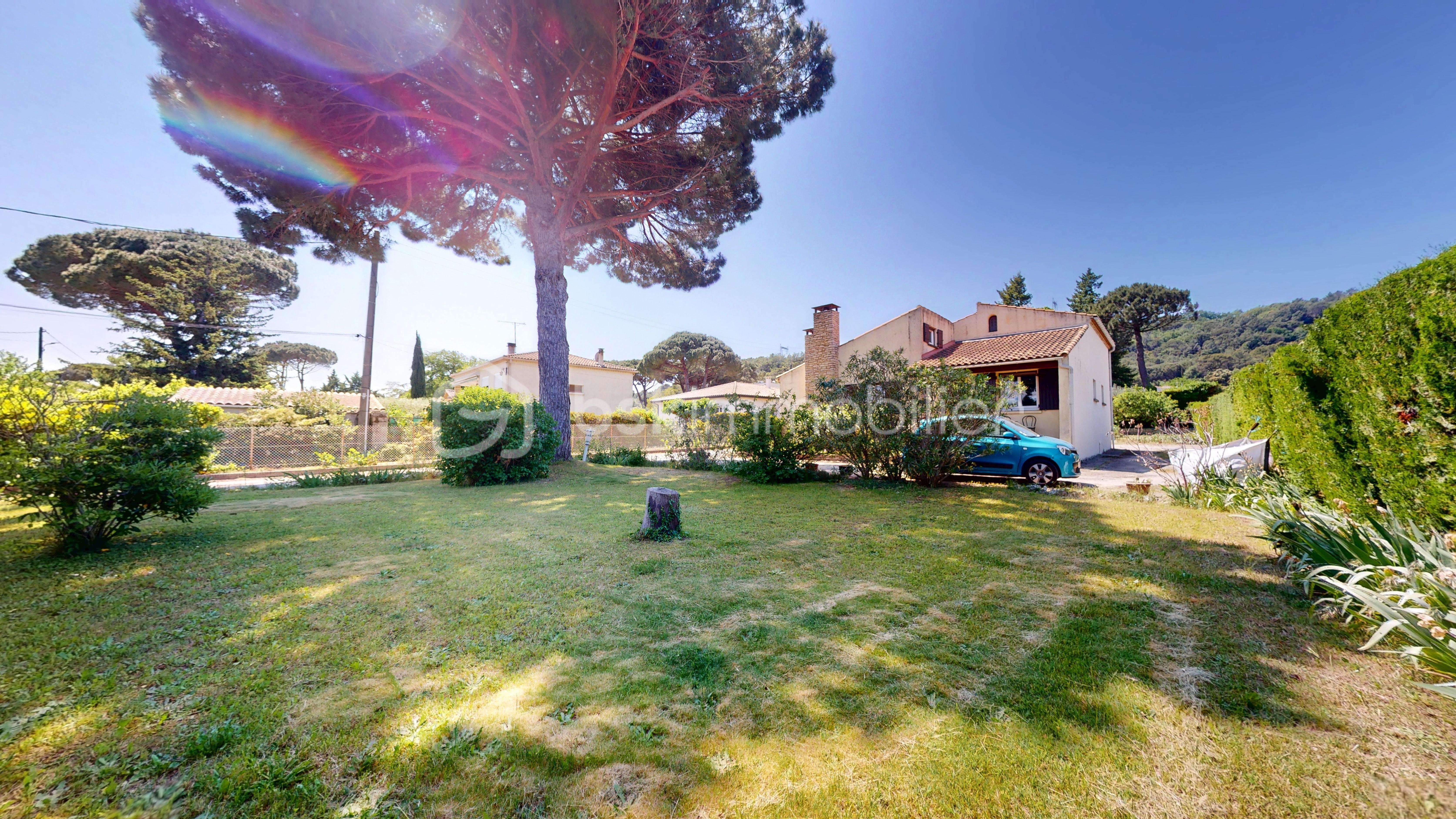 Maison traditionnelle de 124 m² - Maison-T5-dans-un-ecrin-de-verdure-05162025_210114.jpg
