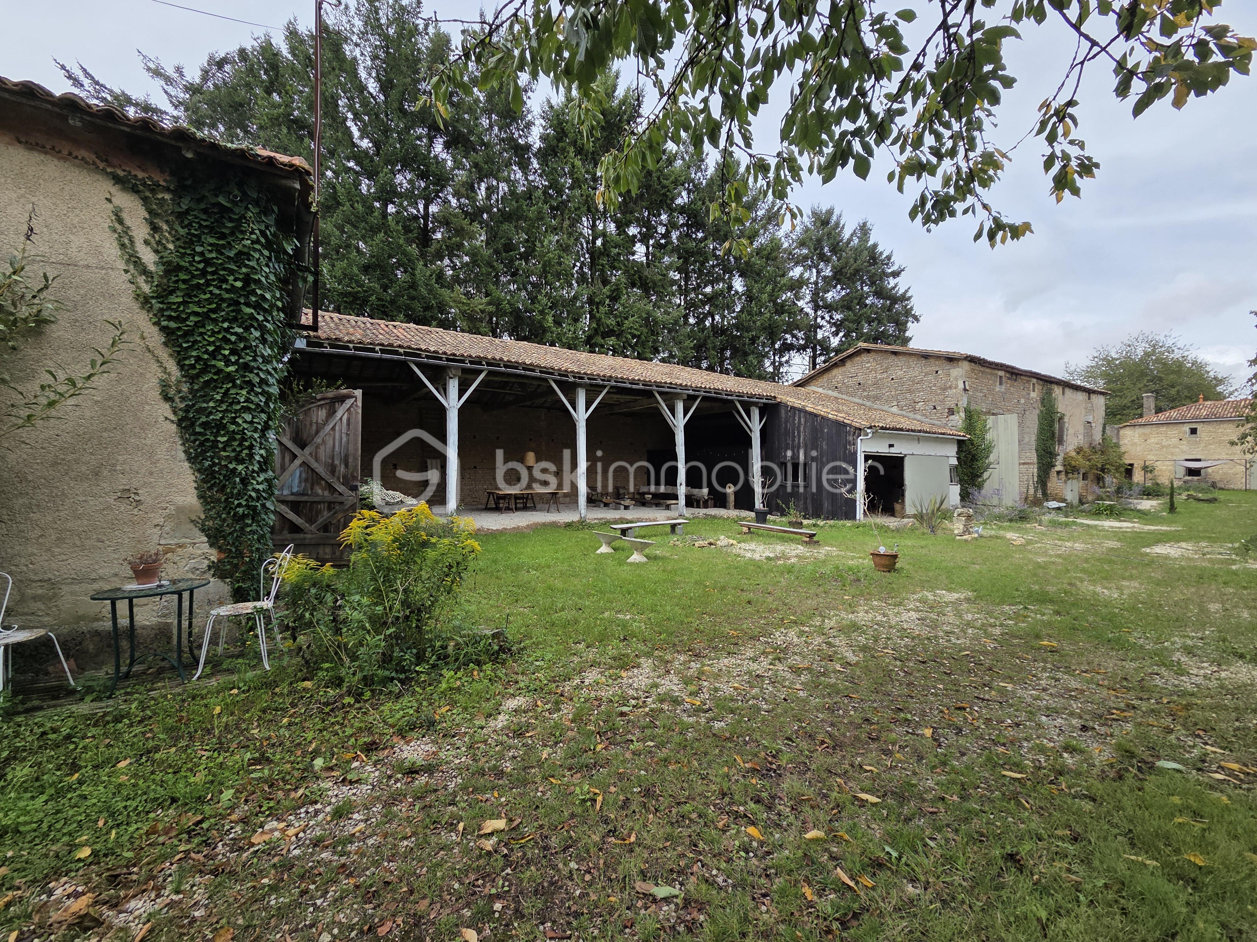 Maison en pierre de 160 m² - jardin.jpg