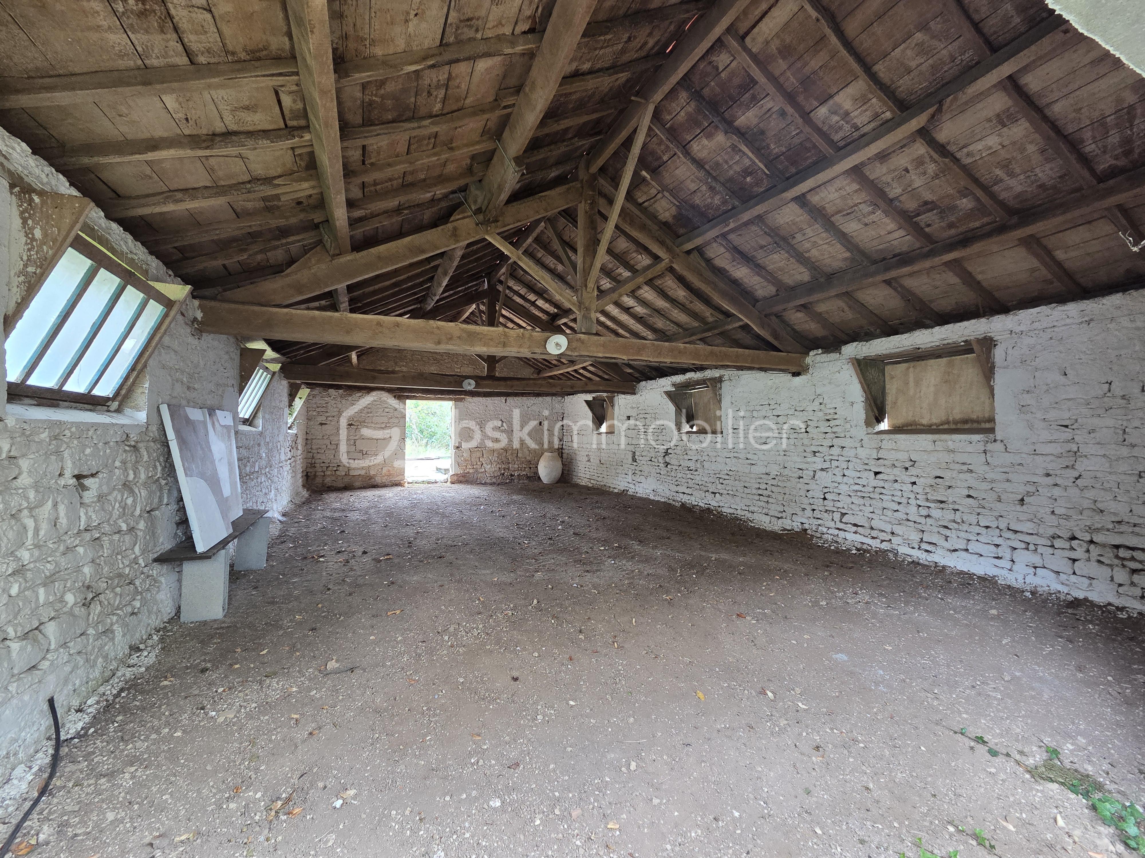 Maison en pierre de 160 m² - grange 2.jpg