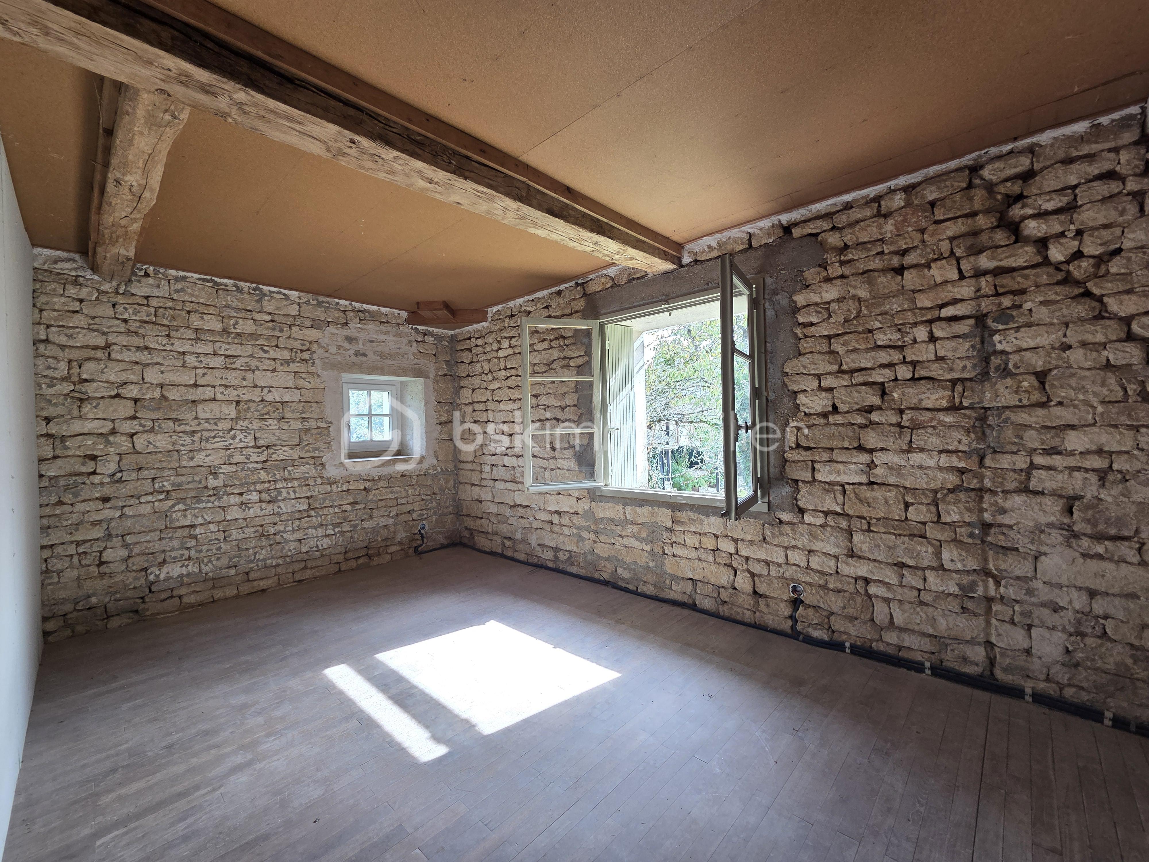 Maison en pierre de 160 m² - chambre 1.jpg