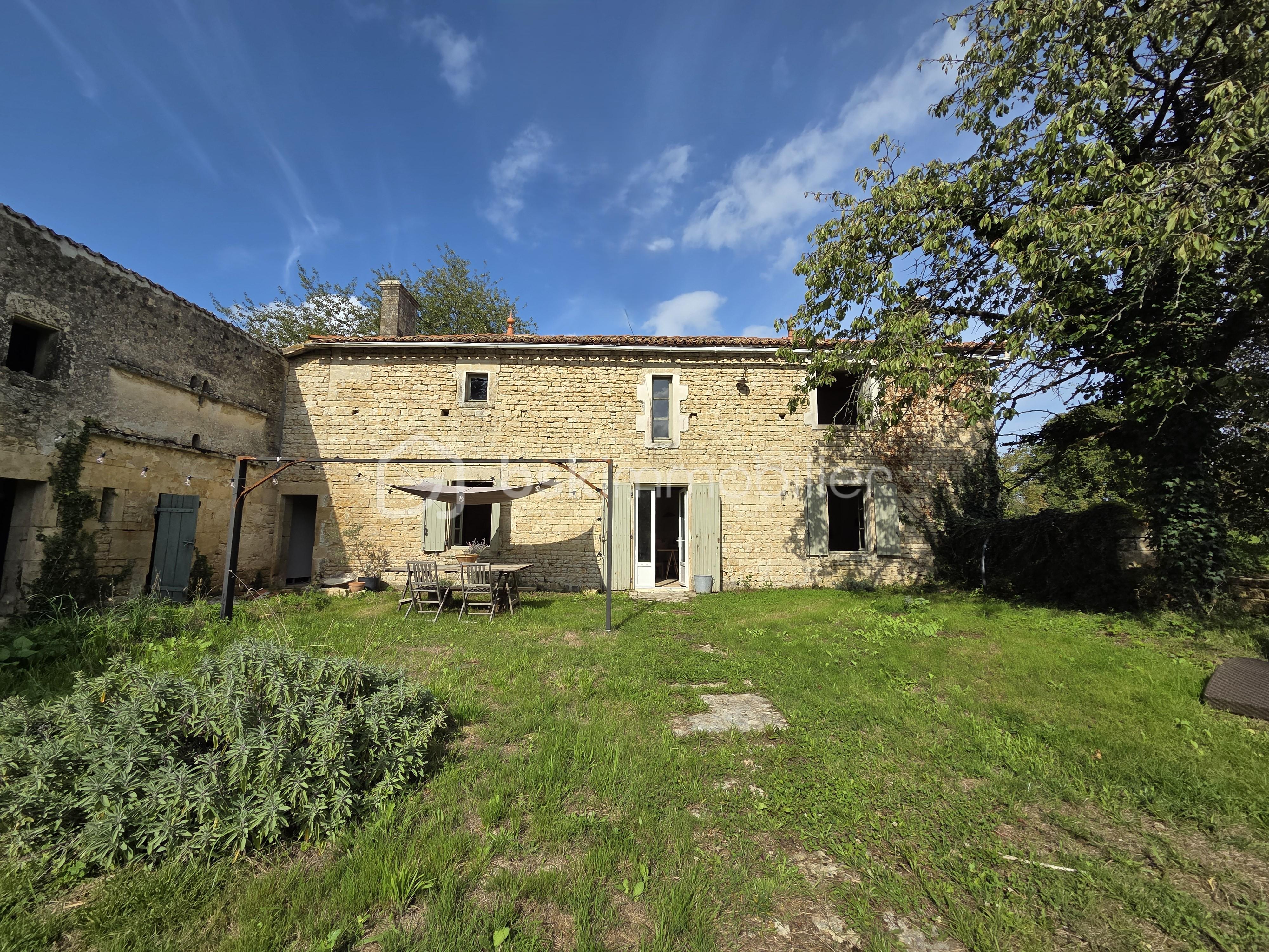 Maison en pierre de 160 m² - facade 1.jpg