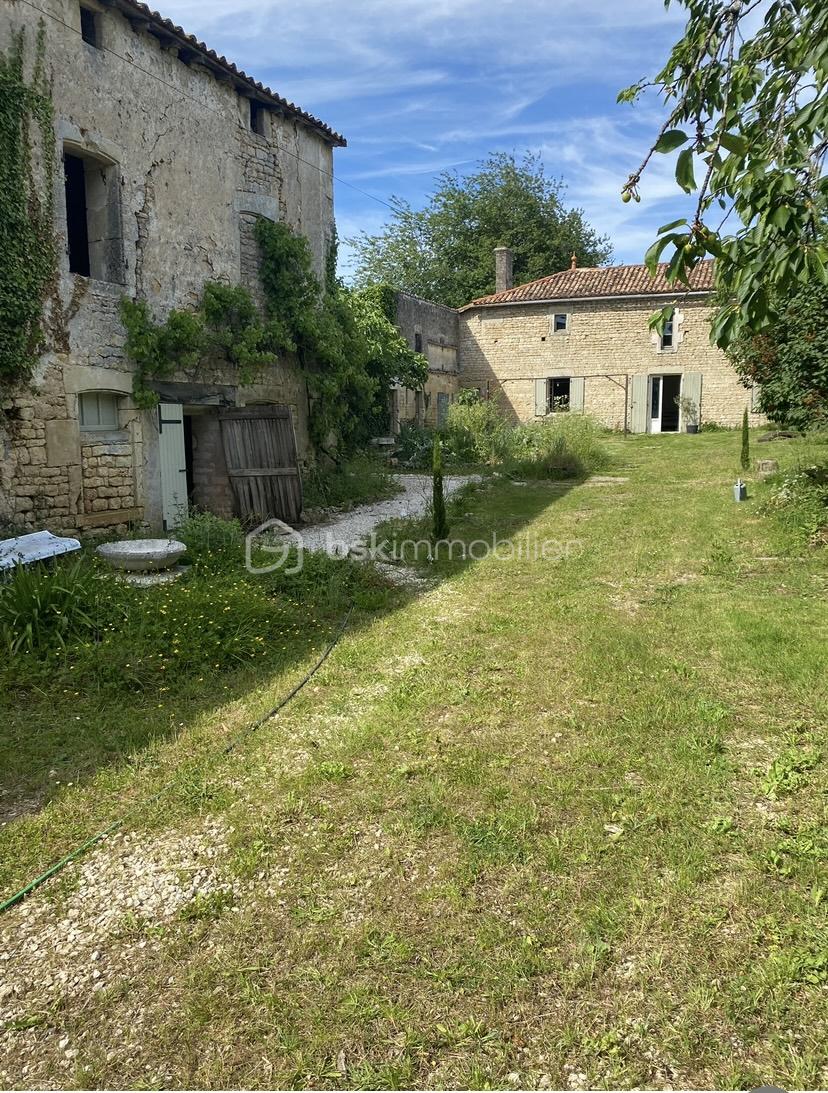 Maison en pierre de 160 m² - allee 2.jpeg