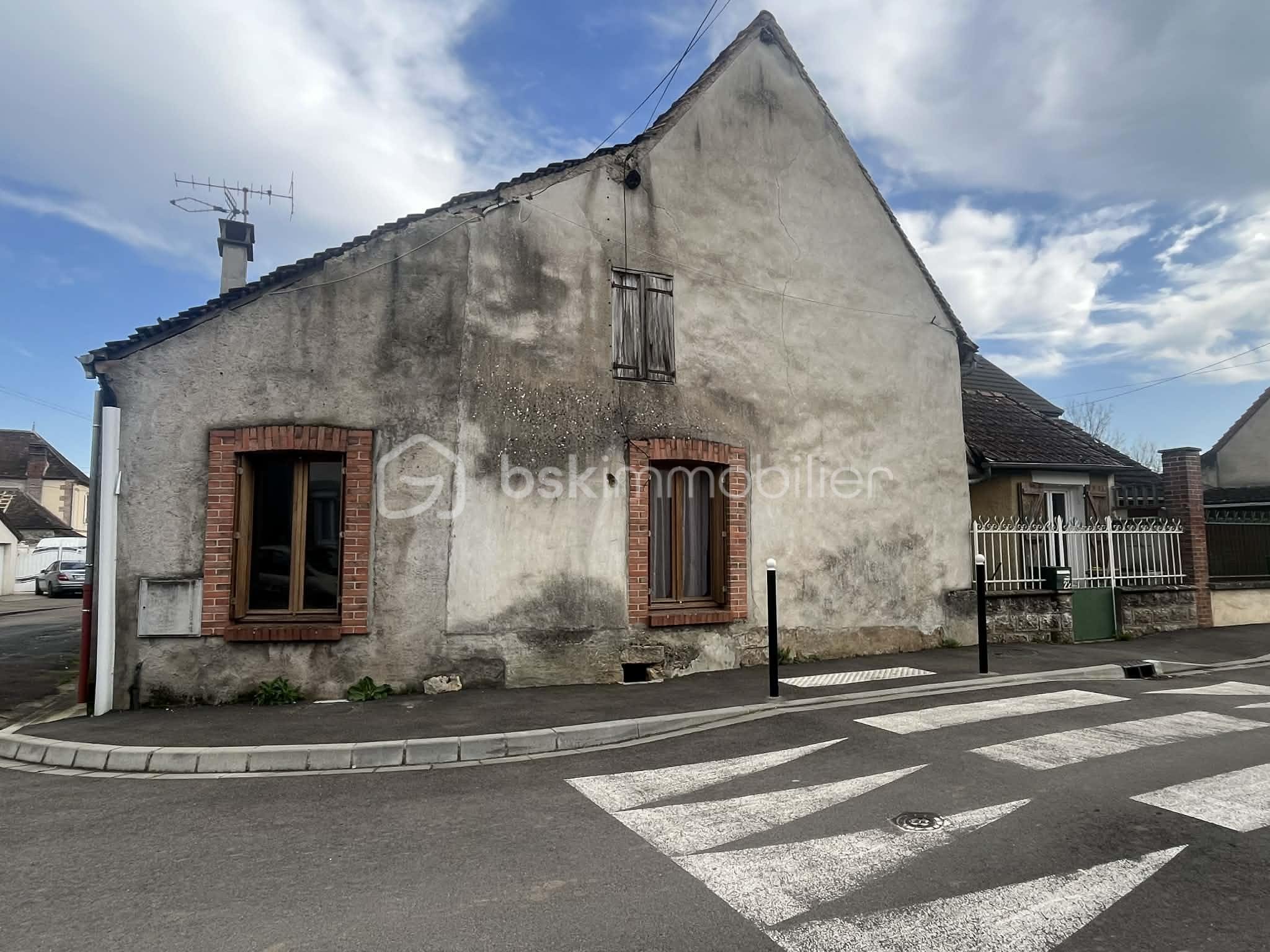 c8f88c80-d87e-455e-8973-118a08f1c046.jfif