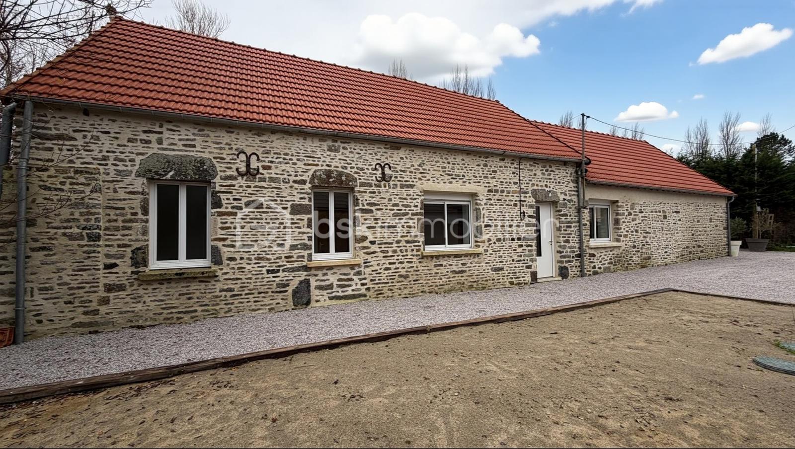 Maison en pierre de 148 m²