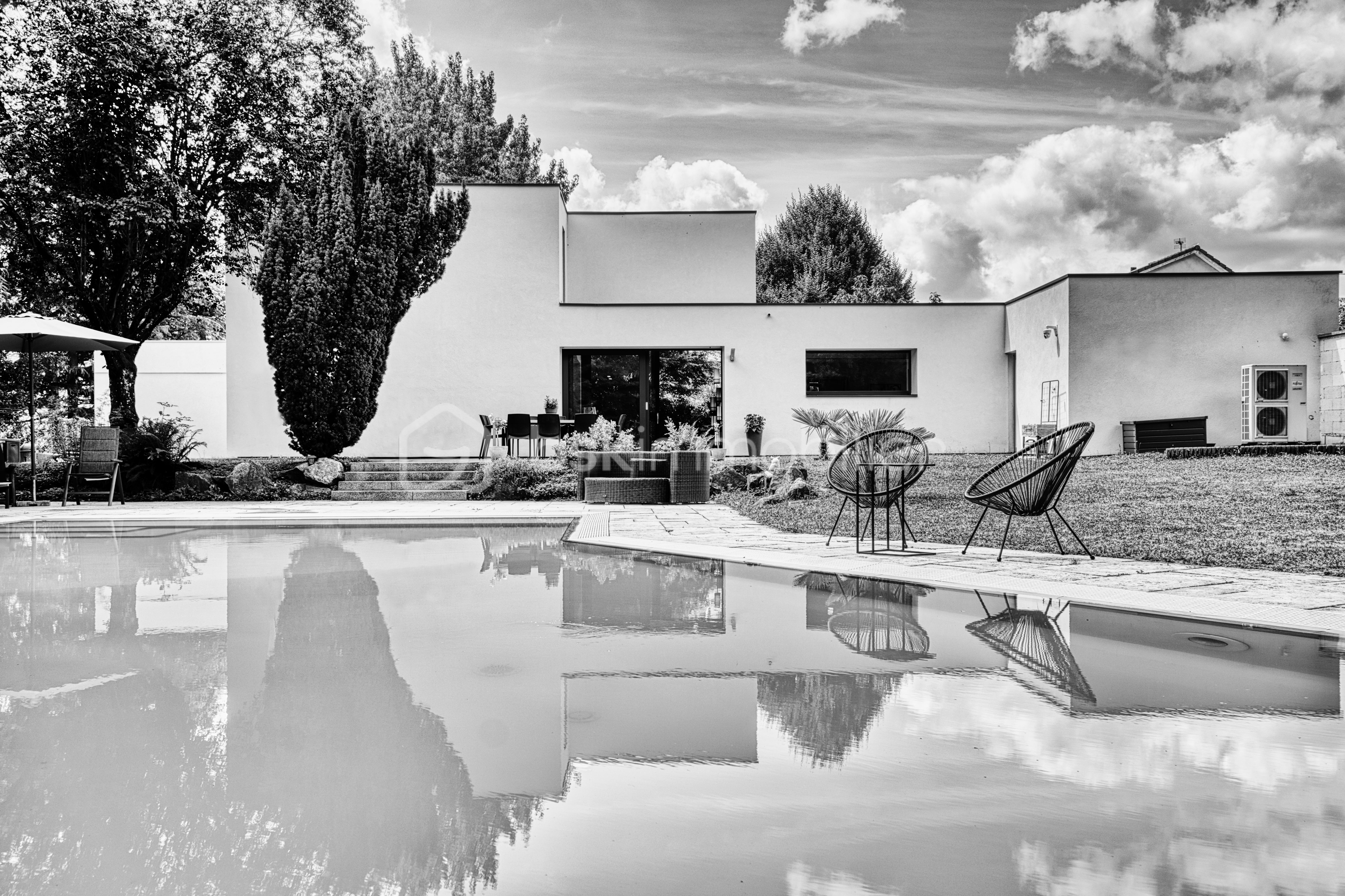 Maison contemporaine de 168 m² - 118_rue_de_la_Cote_Nancy_B_W_Arnauld_VINCENT_T2P_PHOTOS_06_.jpg