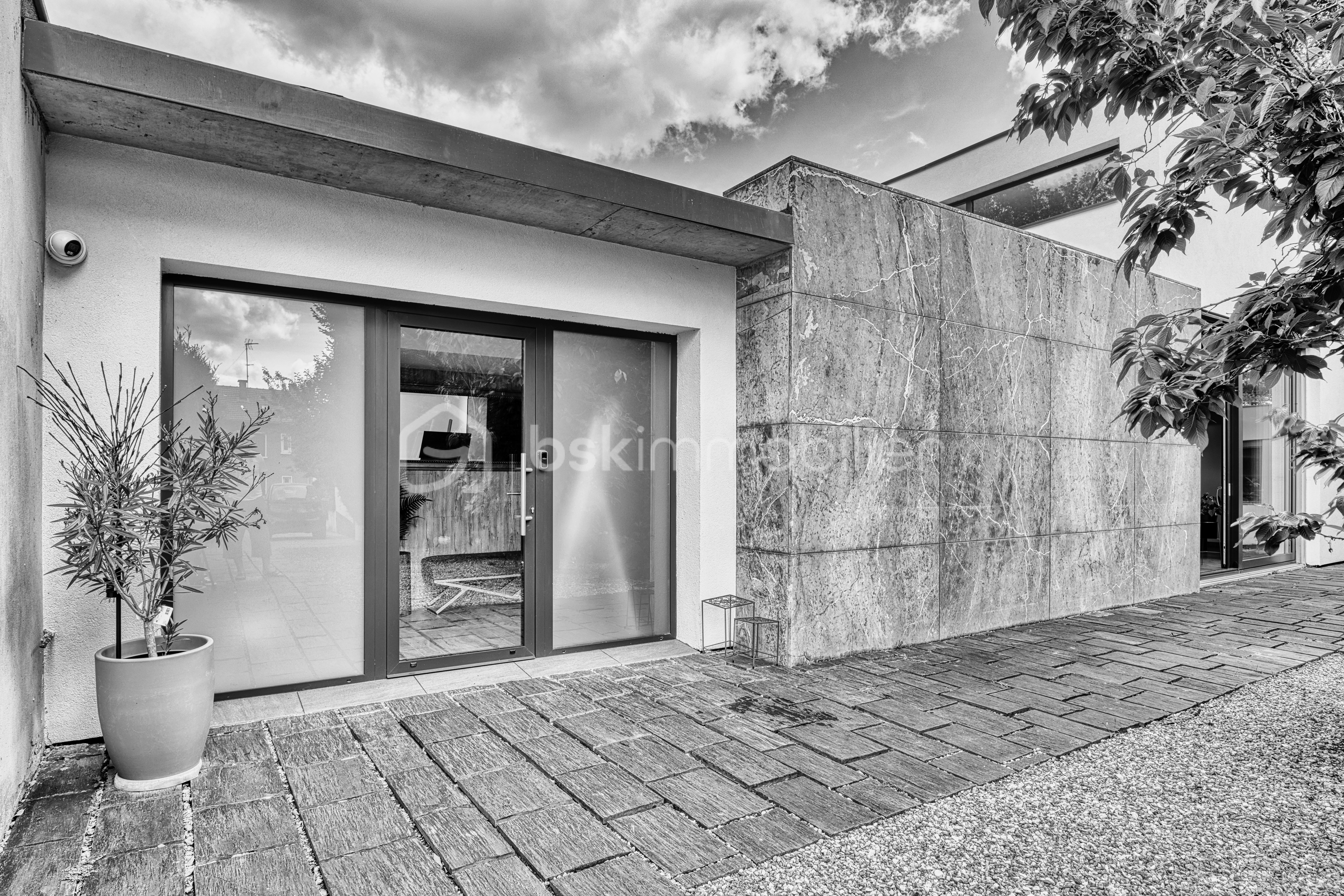 Maison contemporaine de 168 m² - 118_rue_de_la_Cote_Nancy_B_W_Arnauld_VINCENT_T2P_PHOTOS_08_.jpg