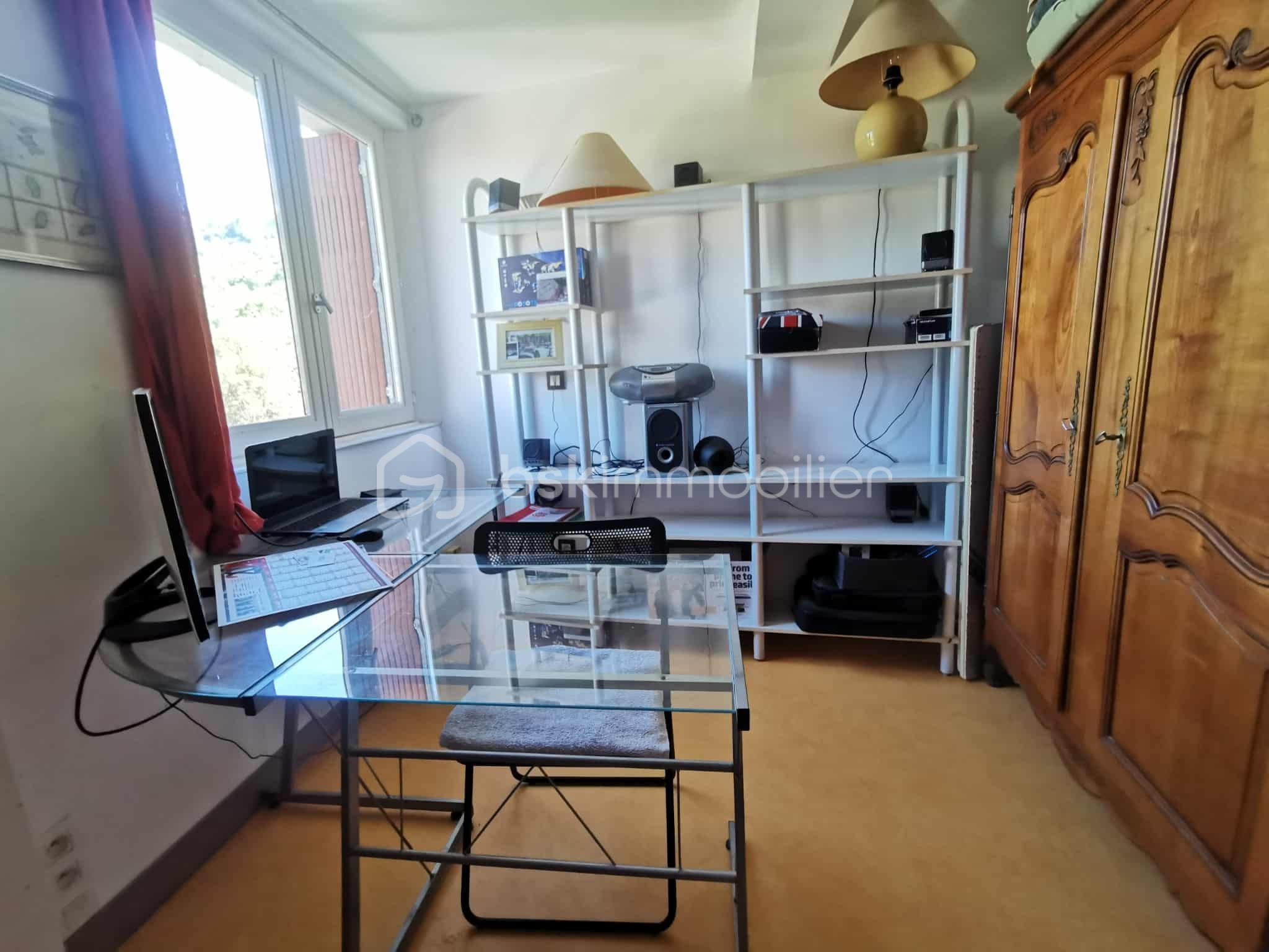 bureau gilles.jpg