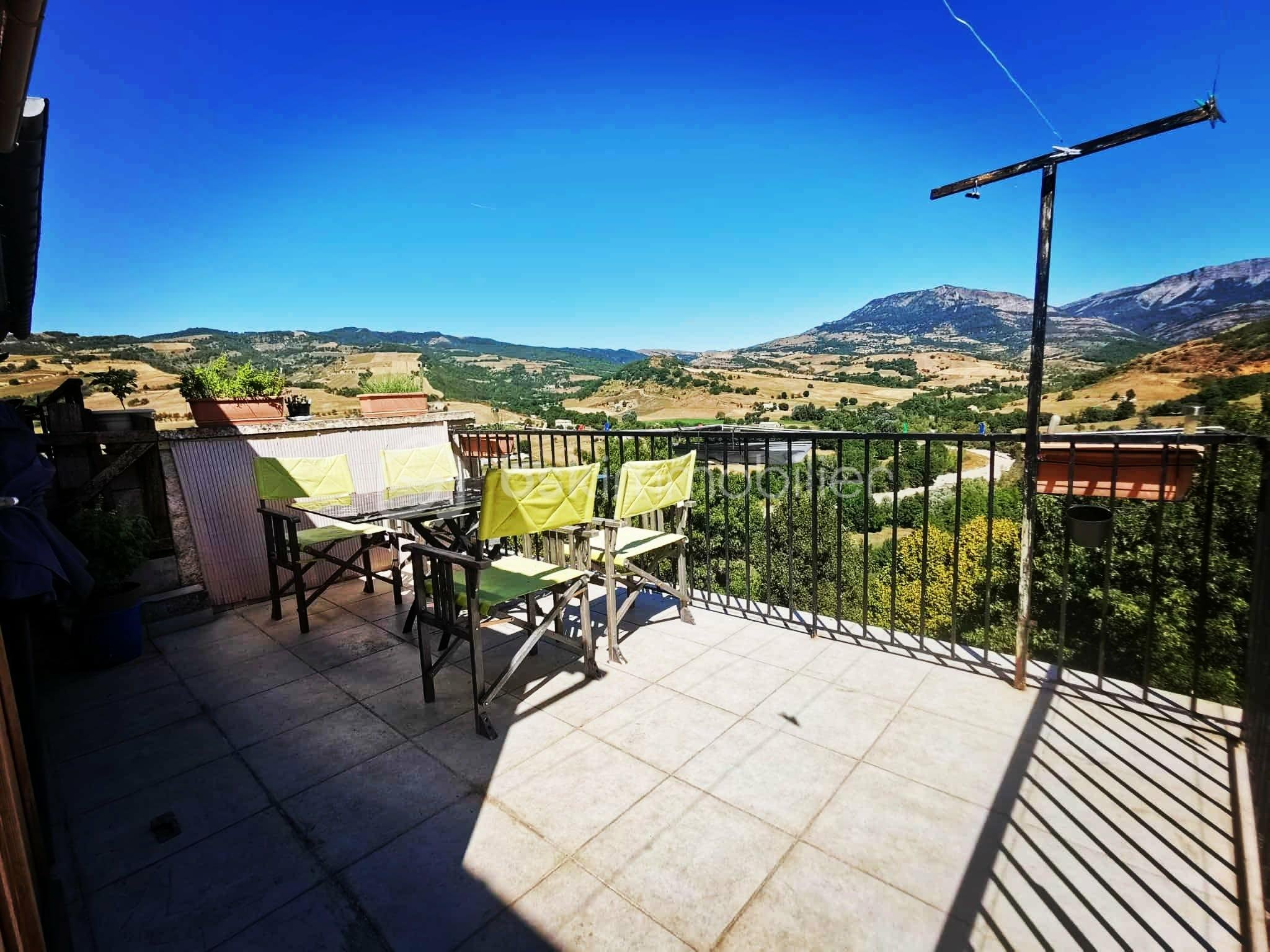 Maison 8 pièces 150 m² · à Thoard · 150 m² · 226 000 €