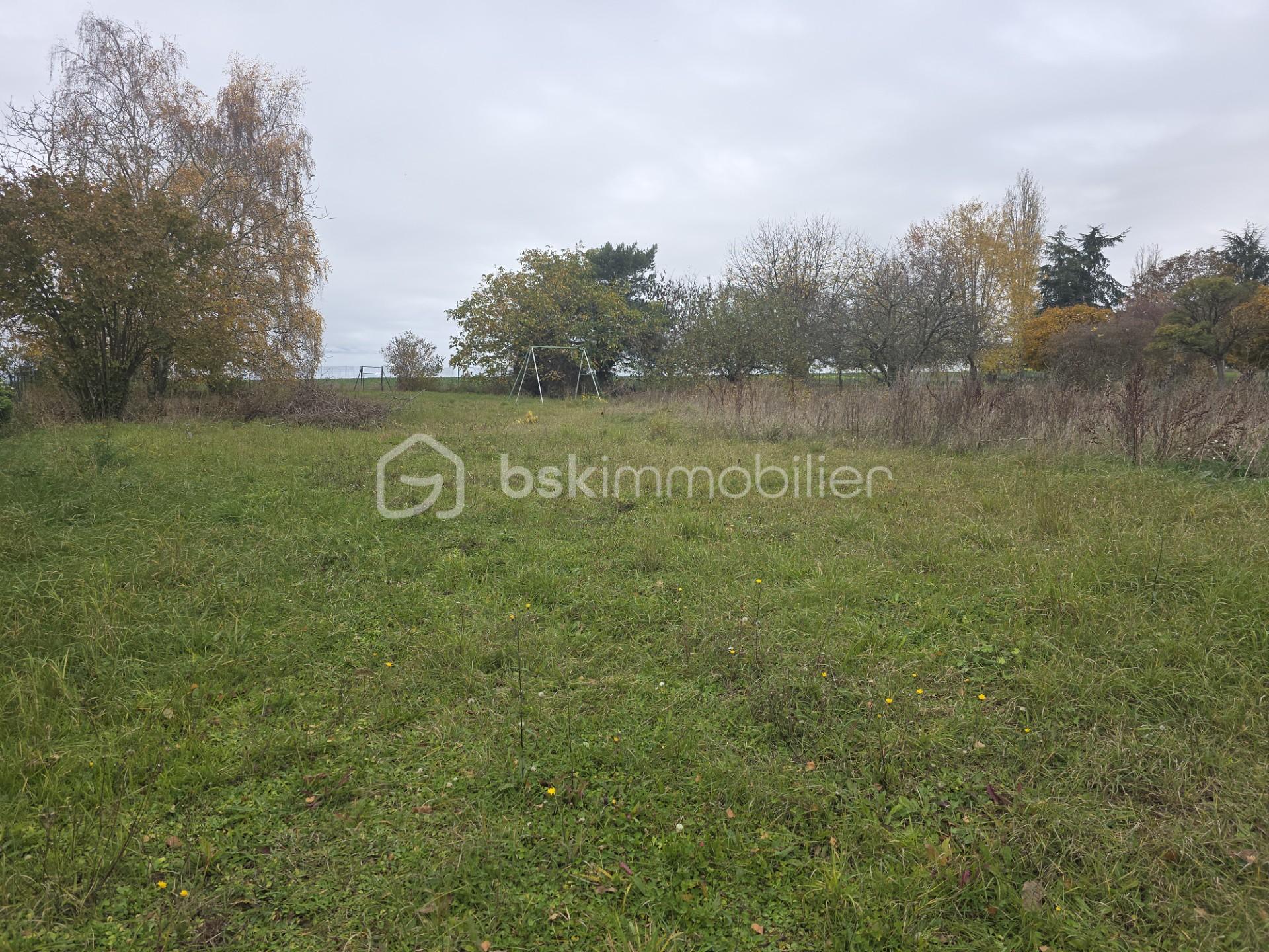 Terrain de 1 932 m²