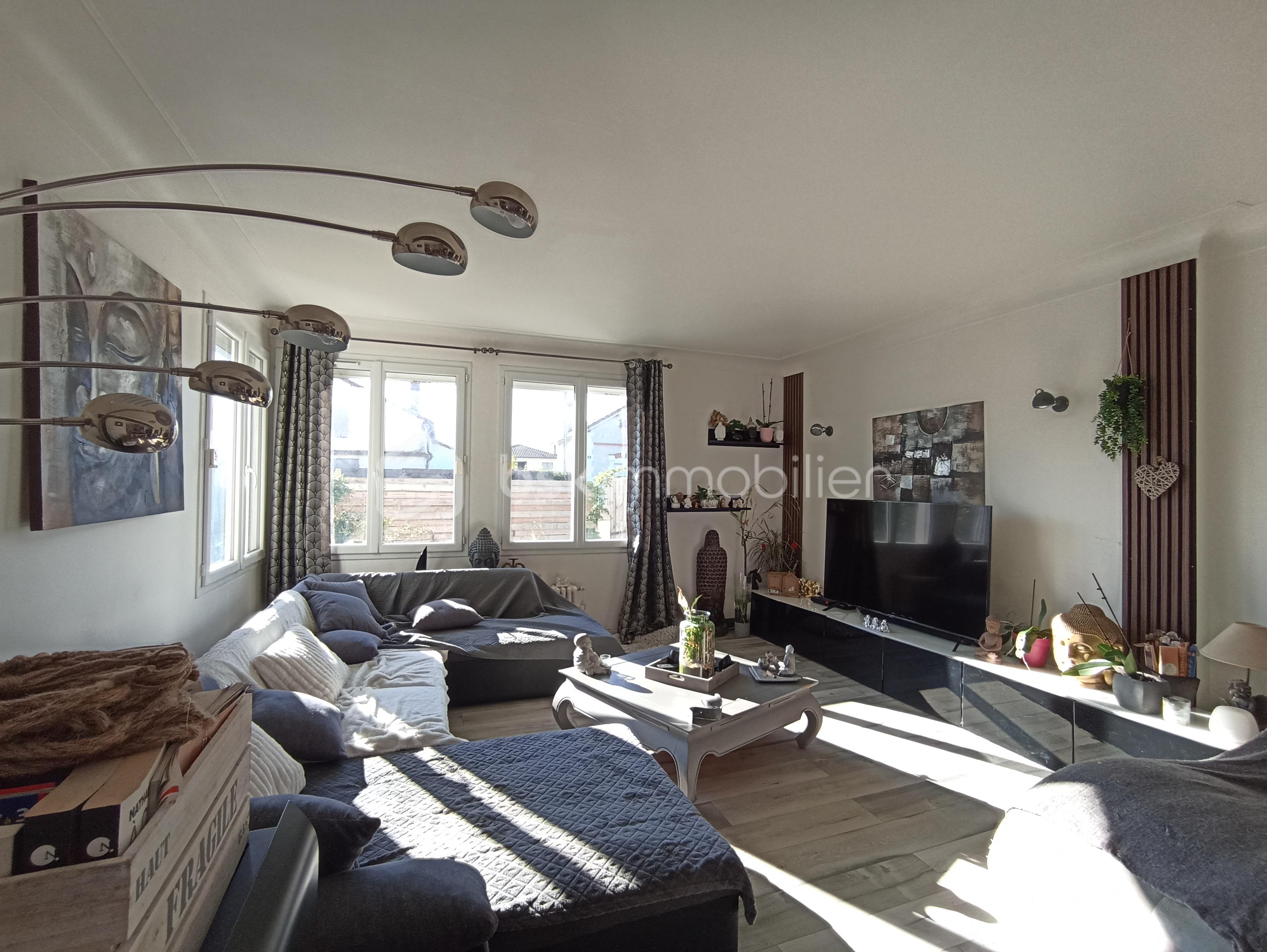 Maison de 88 m² - 3- Salon IMG_20241023_162051.jpg