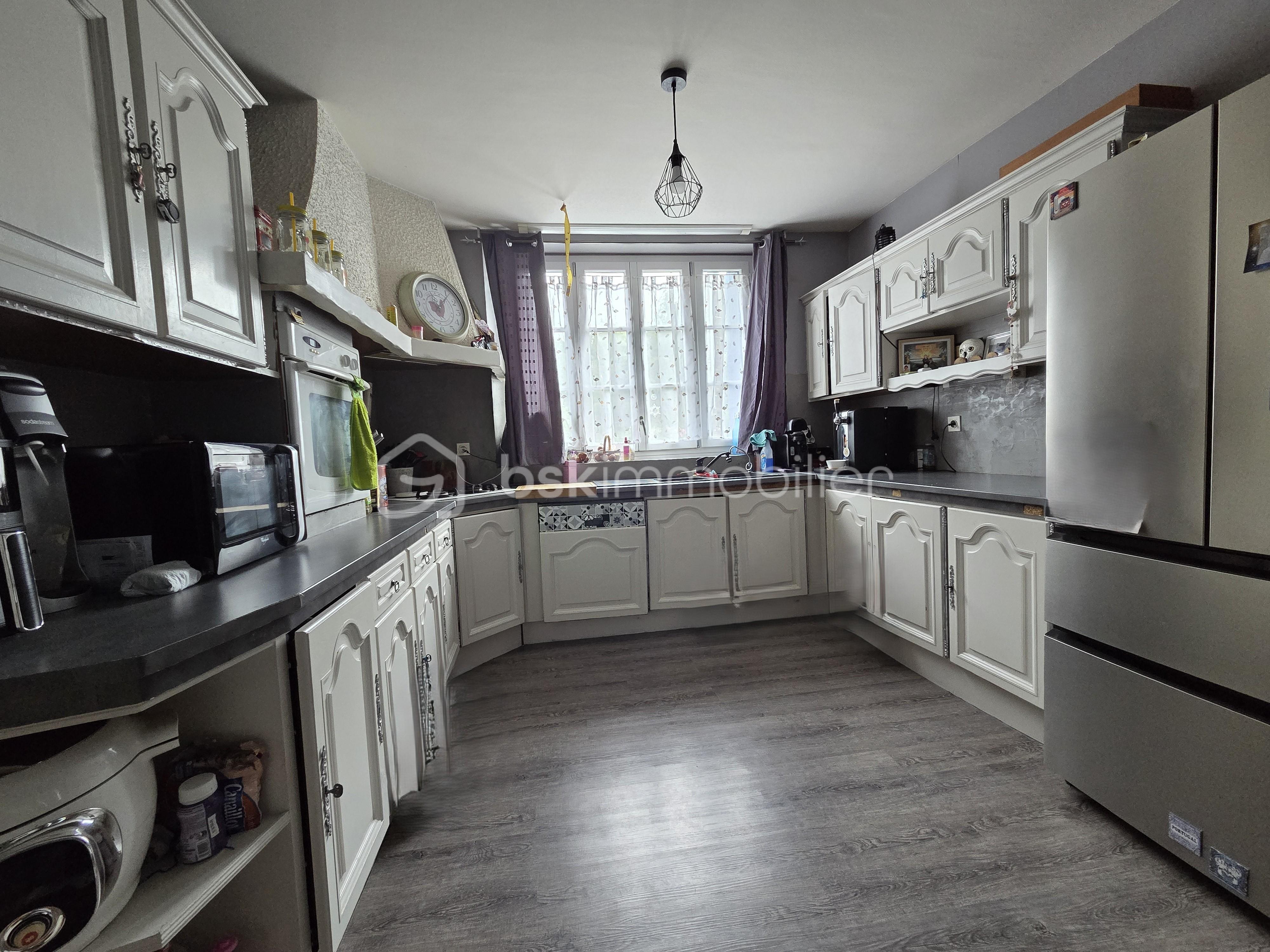 Maison ancienne de 234 m² - CUISINE 1.jpg