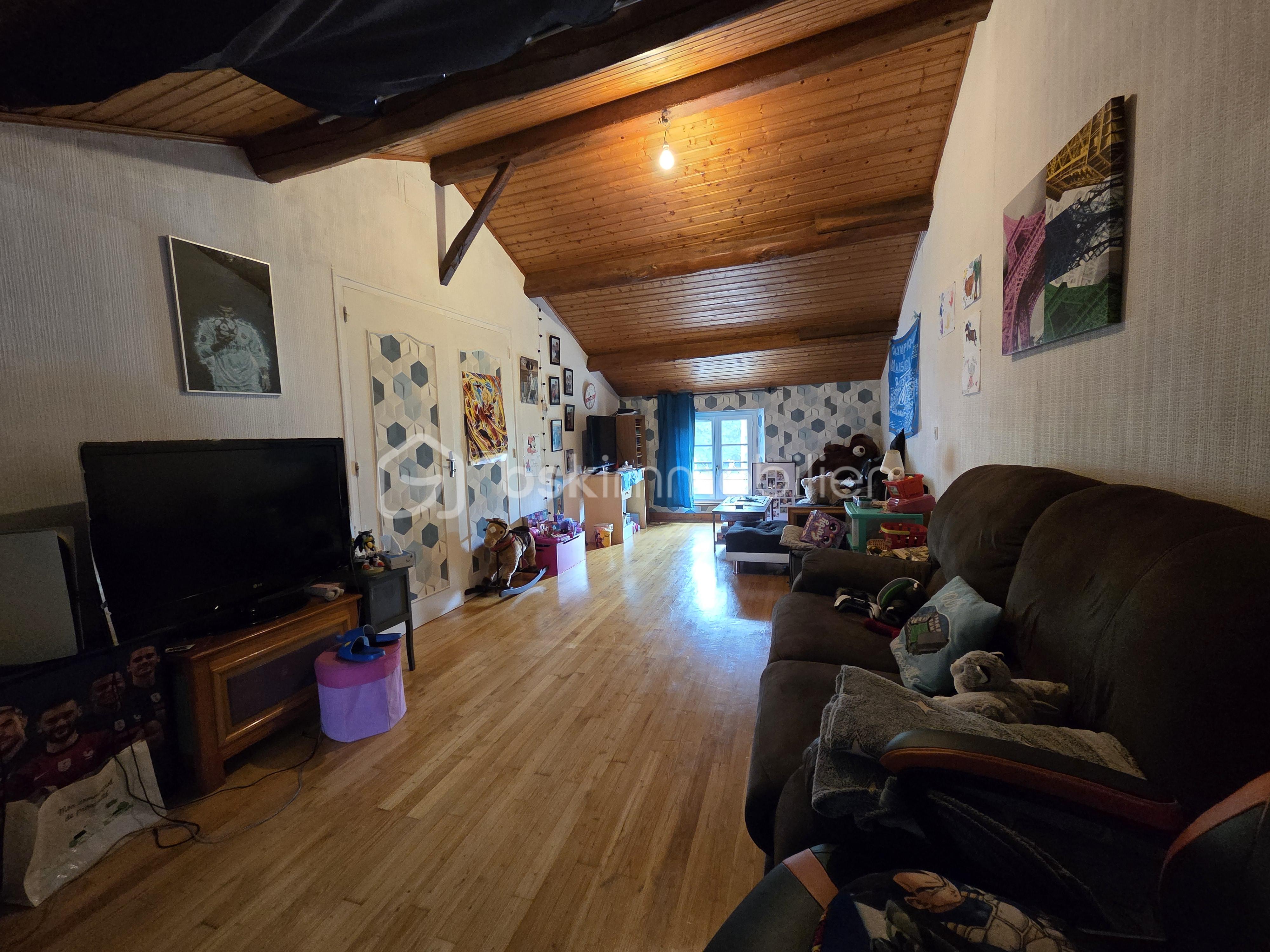Maison ancienne de 234 m² - CHAMBRE 1.jpg