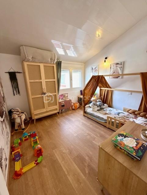 Maison de 80 m² - chambre etage.jpg